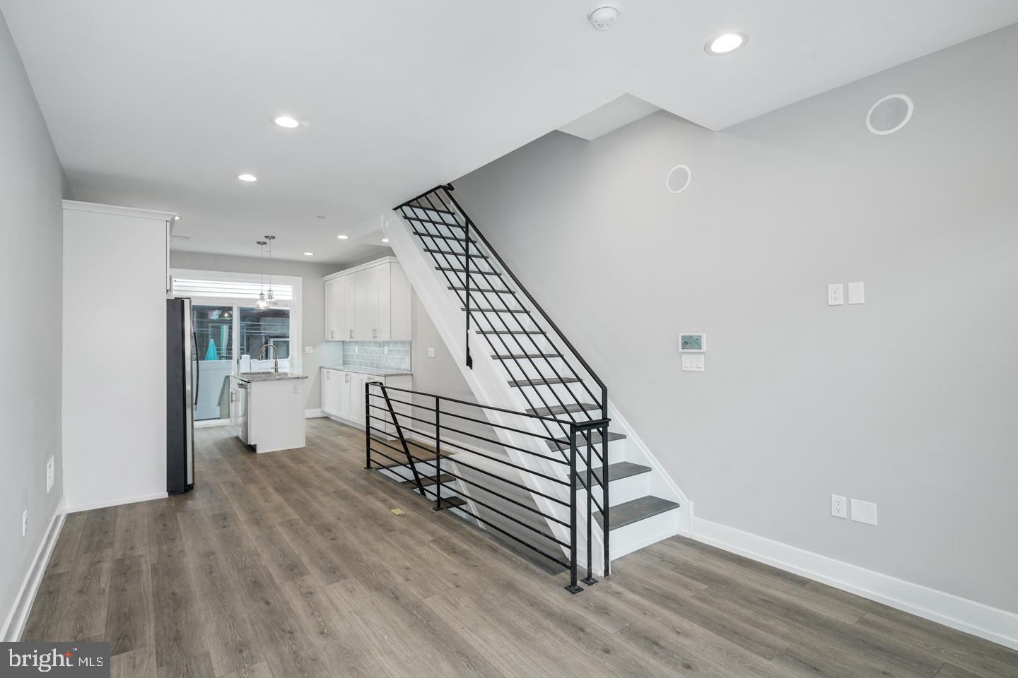 545 Tree Street Philadelphia, PA 19148 - Photo 3 of 27 Gallery Image 3