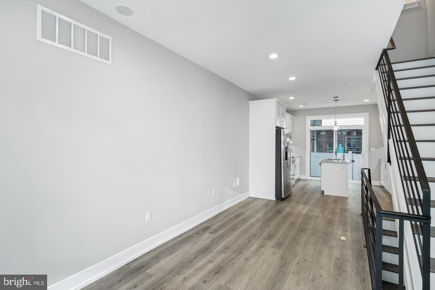 545 Tree Street Philadelphia, PA 19148 - Photo 4 of 27 Gallery Image 4