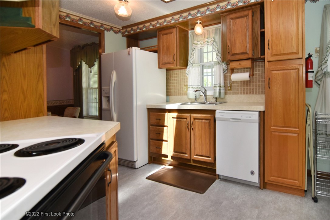 149 Little Pond Road South Kingstown, RI 02879 - Photo 6 of 28
