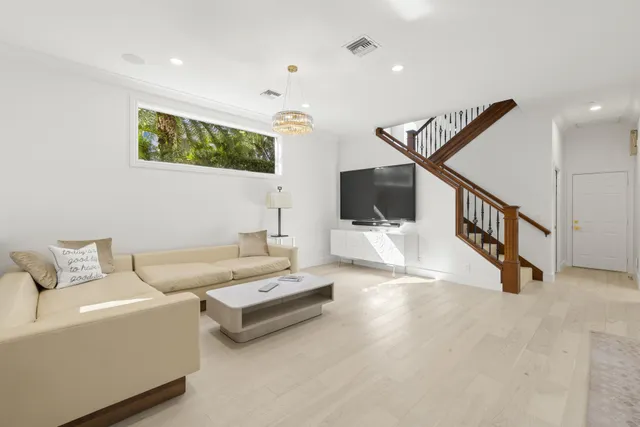 $3,949,000 | 325 Eagle Drive, Jupiter, FL 33477