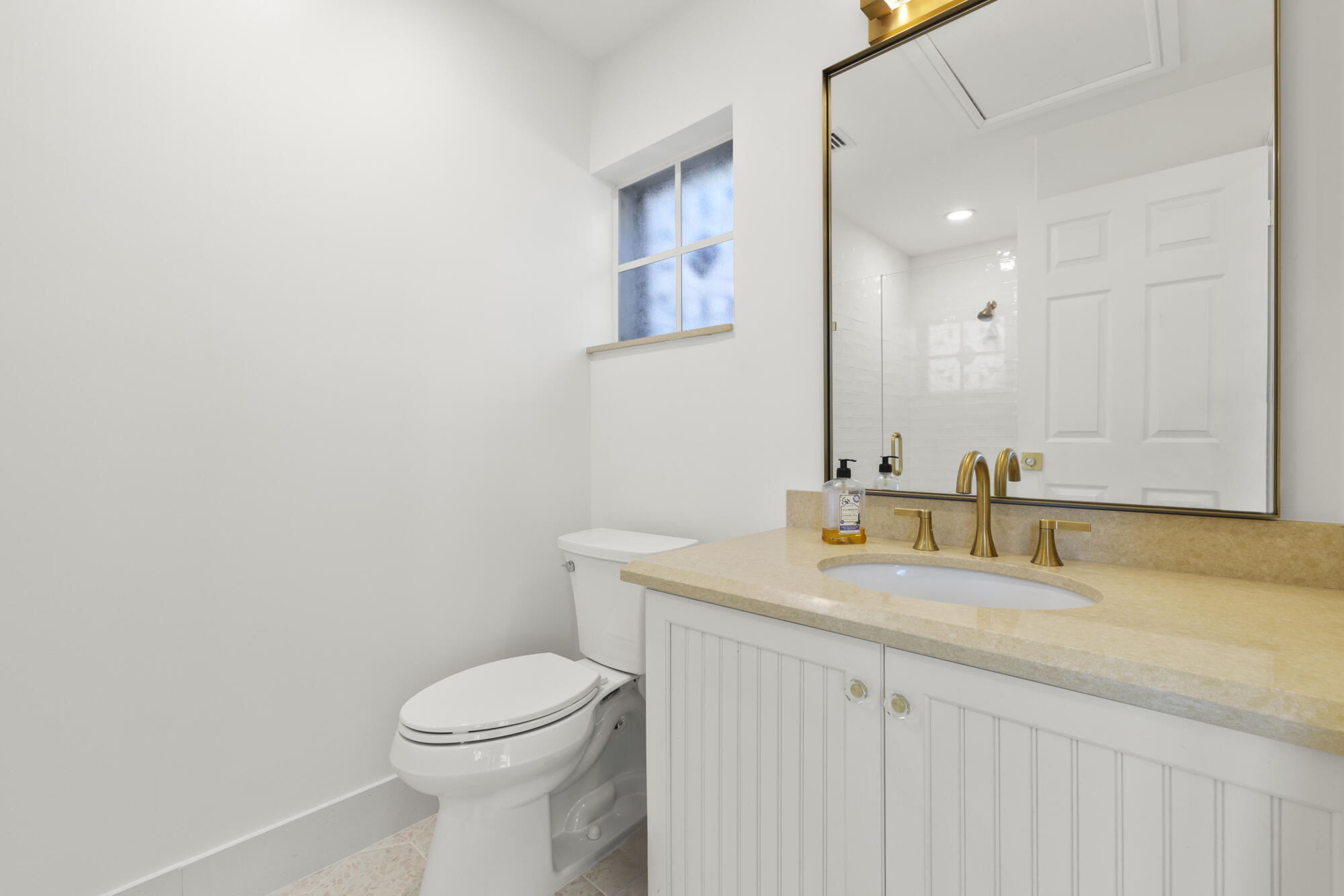 325 Eagle Drive Jupiter, FL 33477 - Photo 32 of 51 Guest House Bath