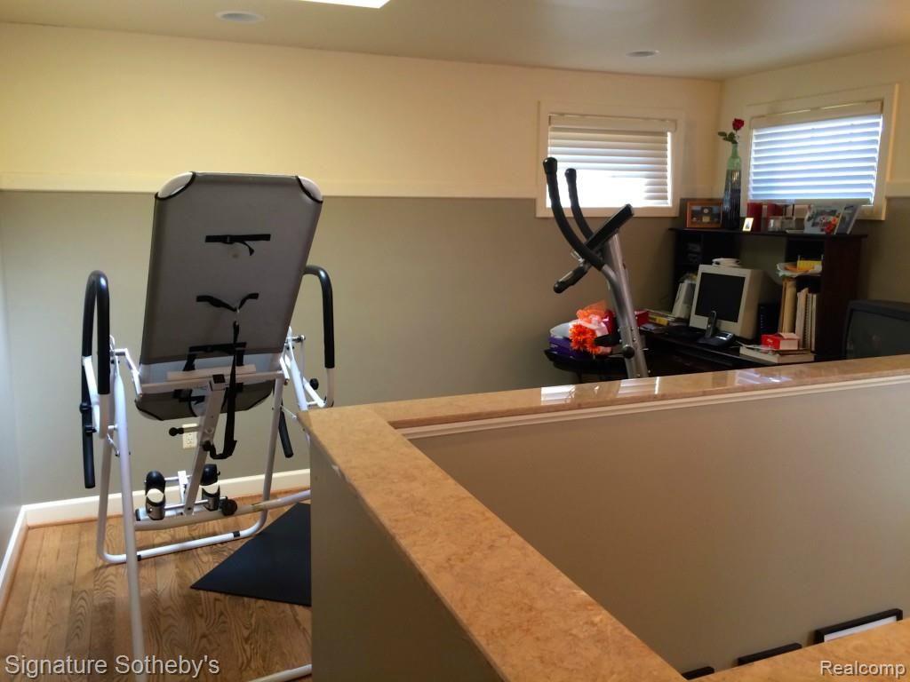 56 Amherst Road Pleasant Ridge, MI 48069 - Photo 20 of 28 Bonus Space in Master Suite