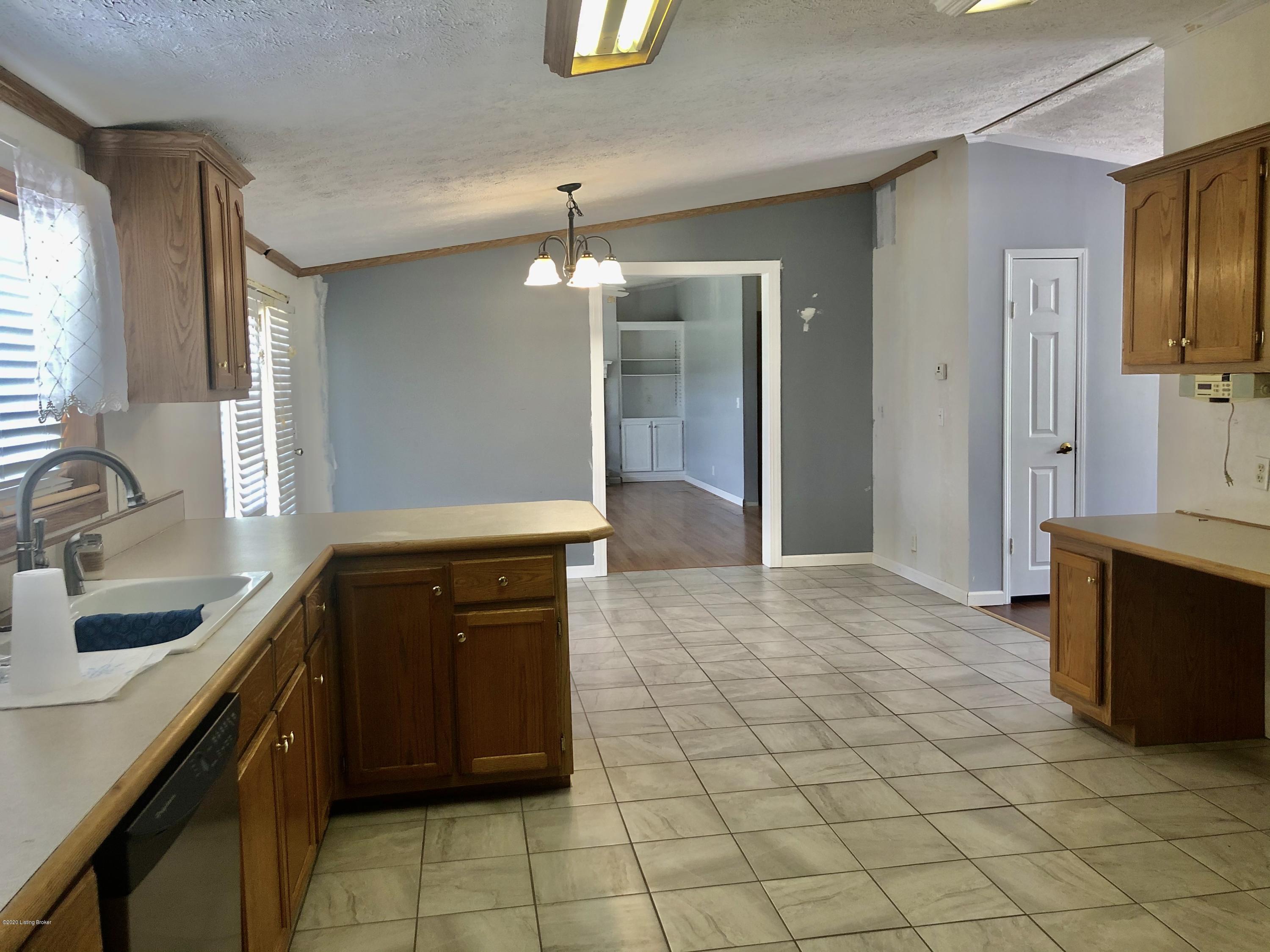 710 Hobbs Reesor Road Vine Grove, KY 40175 - Photo 12 of 32 fullsizeoutput_254e