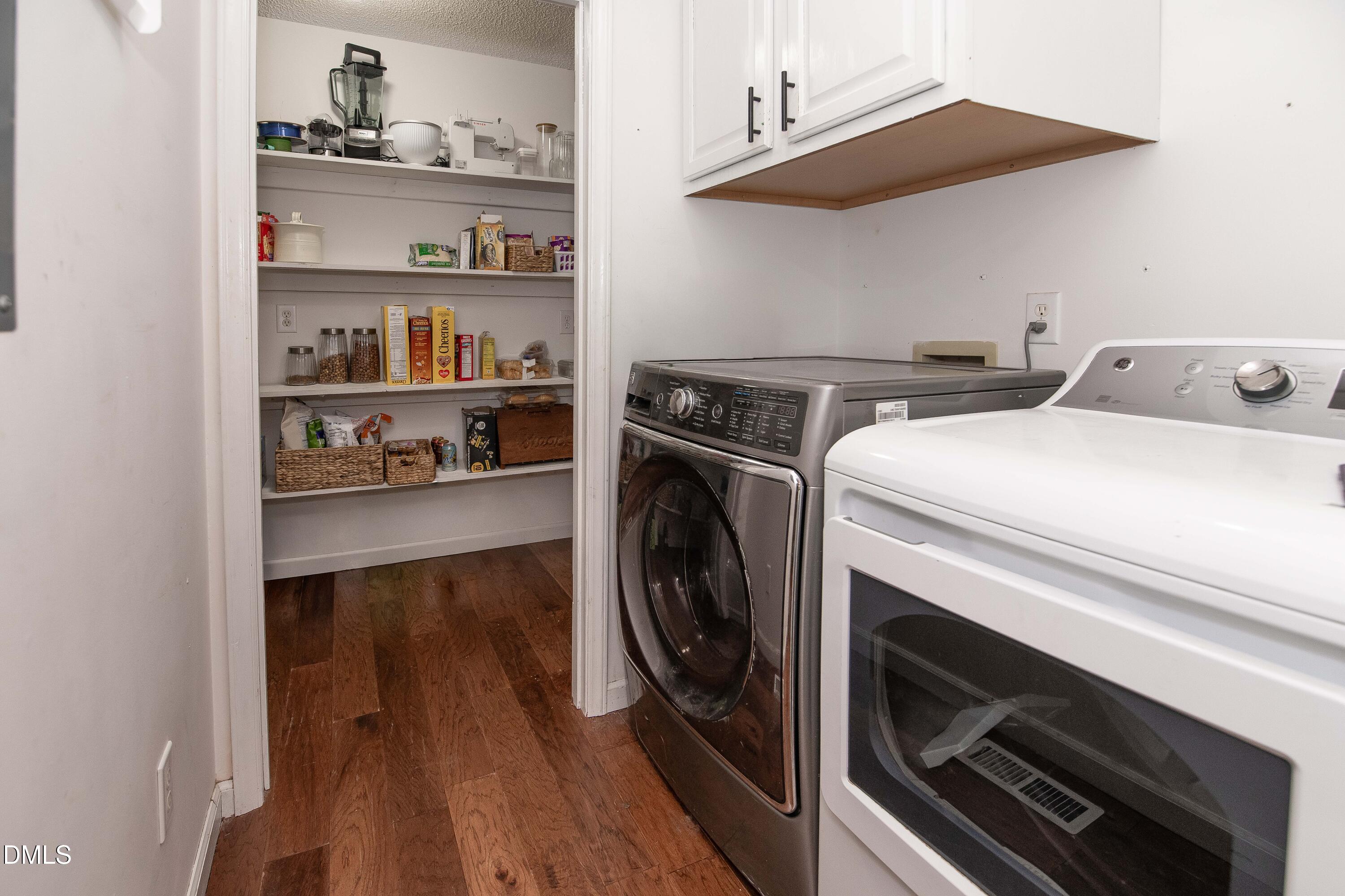 123 Chris Court Garner, NC 27529 - Photo 12 of 24 a utility room with dryer and washer