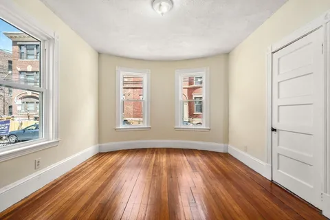 $1,599,000 | 10 Royal Street, Boston, MA 02134