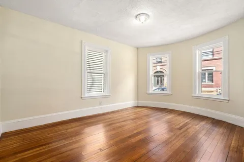 $1,599,000 | 10 Royal Street, Boston, MA 02134