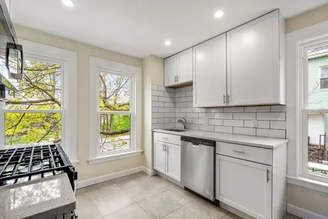 $1,599,000 | 10 Royal Street, Boston, MA 02134