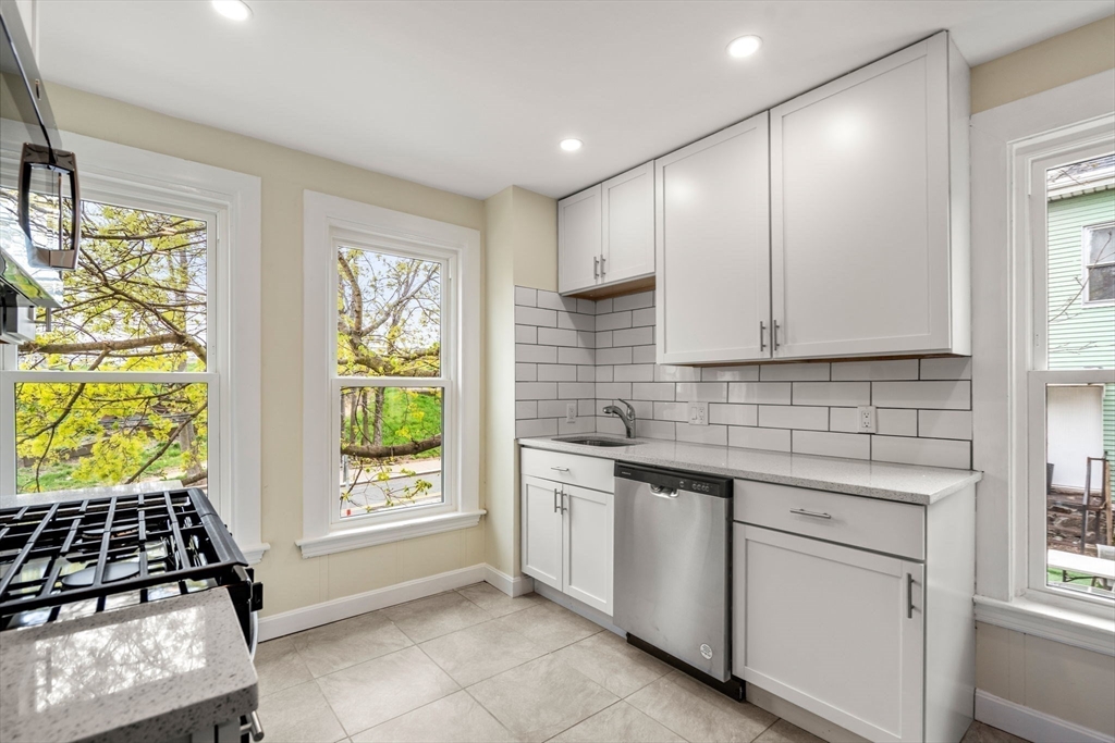 10 Royal Street Boston, MA 02134 - Photo 4 of 37
