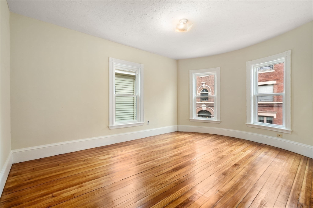 10 Royal Street Boston, MA 02134 - Photo 10 of 37