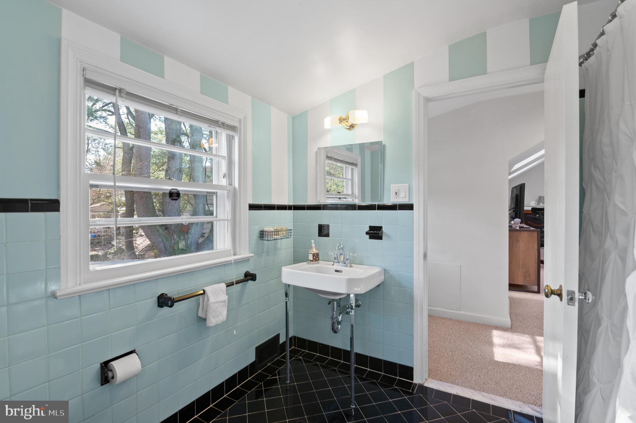 316 Mcclenaghan Mill Road Wynnewood, PA 19096 - Photo 43 of 48 2nd Floor Jack and Jill Bedroom