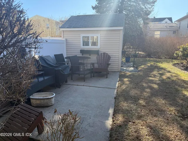 $2,525 | 15 Melrose Avenue, Unit B, Greenwich, CT 06830