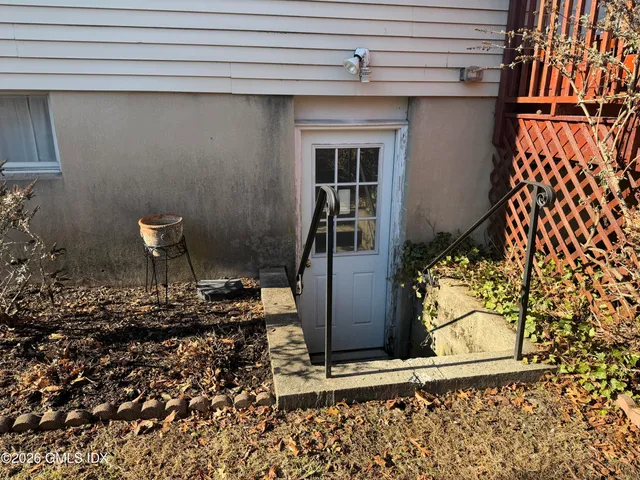 $2,525 | 15 Melrose Avenue, Unit B, Greenwich, CT 06830