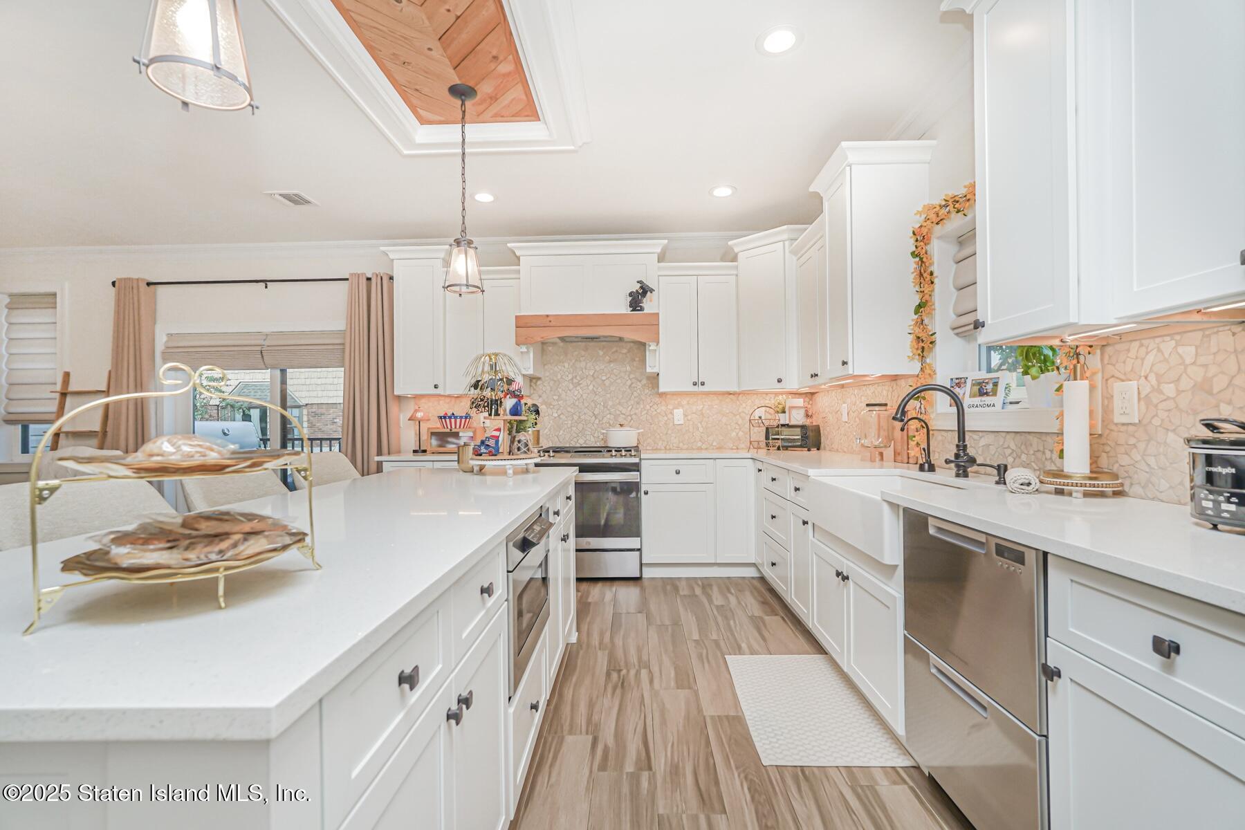 239 Vernon Avenue Staten Island, NY 10309 - Photo 22 of 67 Photo Jan 18 2018, 2 01 17 AM