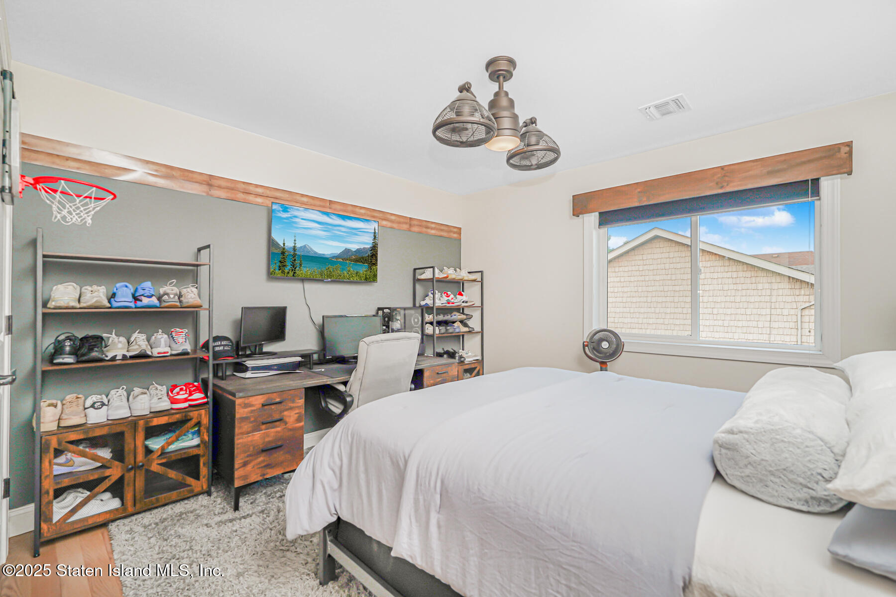 239 Vernon Avenue Staten Island, NY 10309 - Photo 43 of 67 Photo Jan 18 2018, 2 09 11 AM