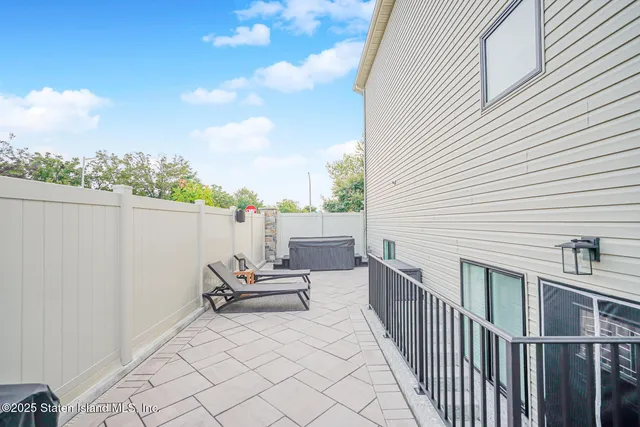 $1,749,999 | 239 Vernon Avenue | Woodrow