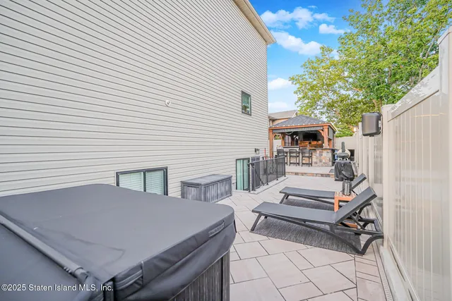 $1,749,999 | 239 Vernon Avenue | Woodrow
