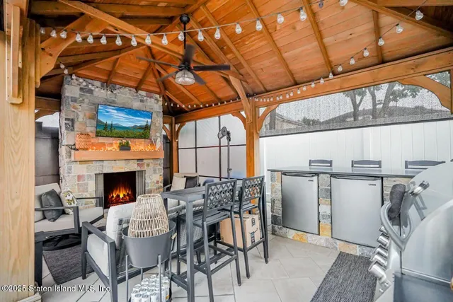 $1,749,999 | 239 Vernon Avenue | Woodrow