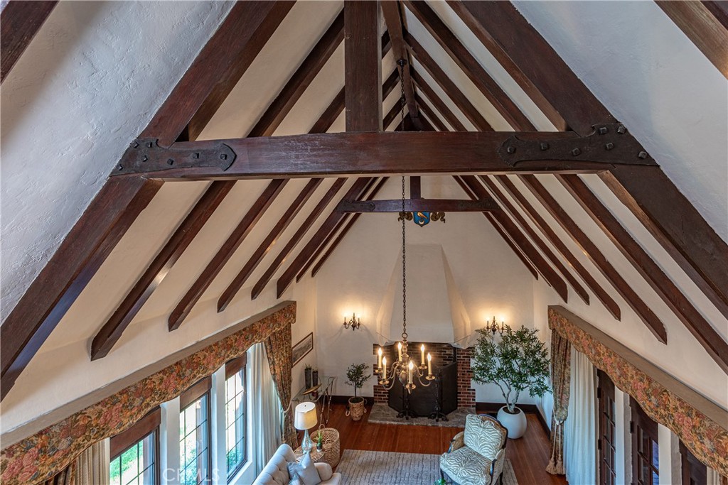 590 Bethany Road Burbank, CA 91504 - Photo 13 of 58 a view of an entryway