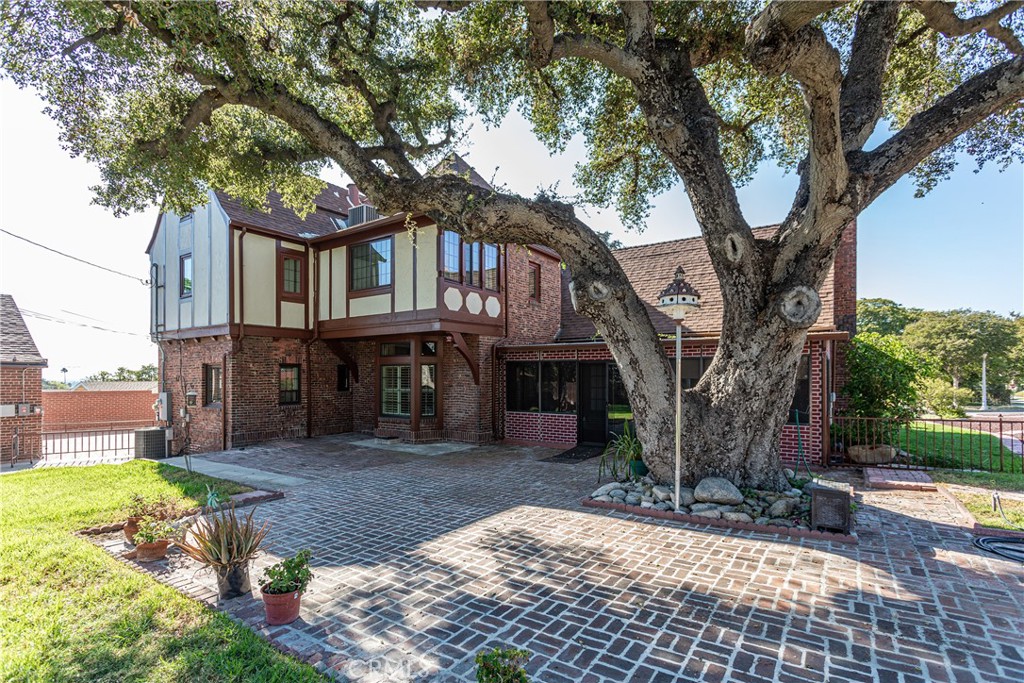 590 Bethany Road Burbank, CA 91504 - Photo 41 of 58 a large tree in front of a house