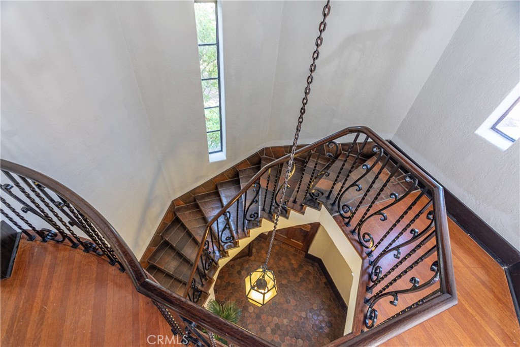 590 Bethany Road Burbank, CA 91504 - Photo 7 of 58