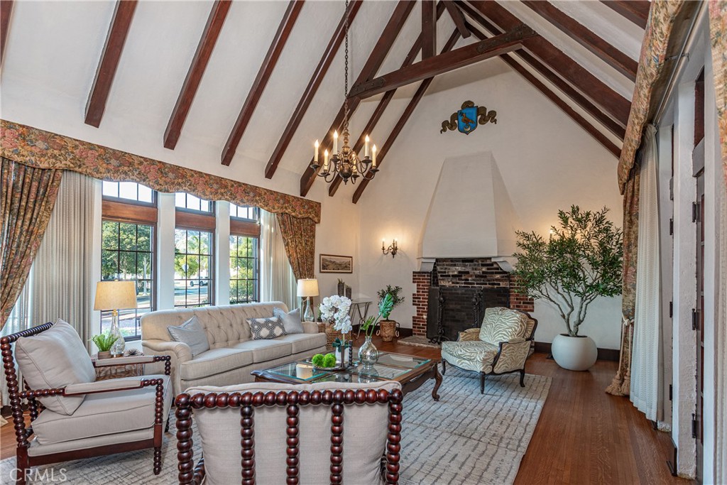 590 Bethany Road Burbank, CA 91504 - Photo 10 of 58