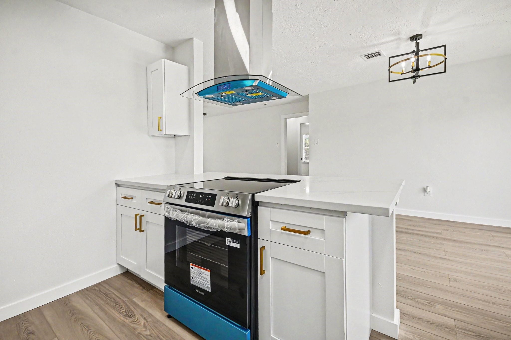 3009 Rust Avenue Texas City, TX 77590 - Photo 8 of 37