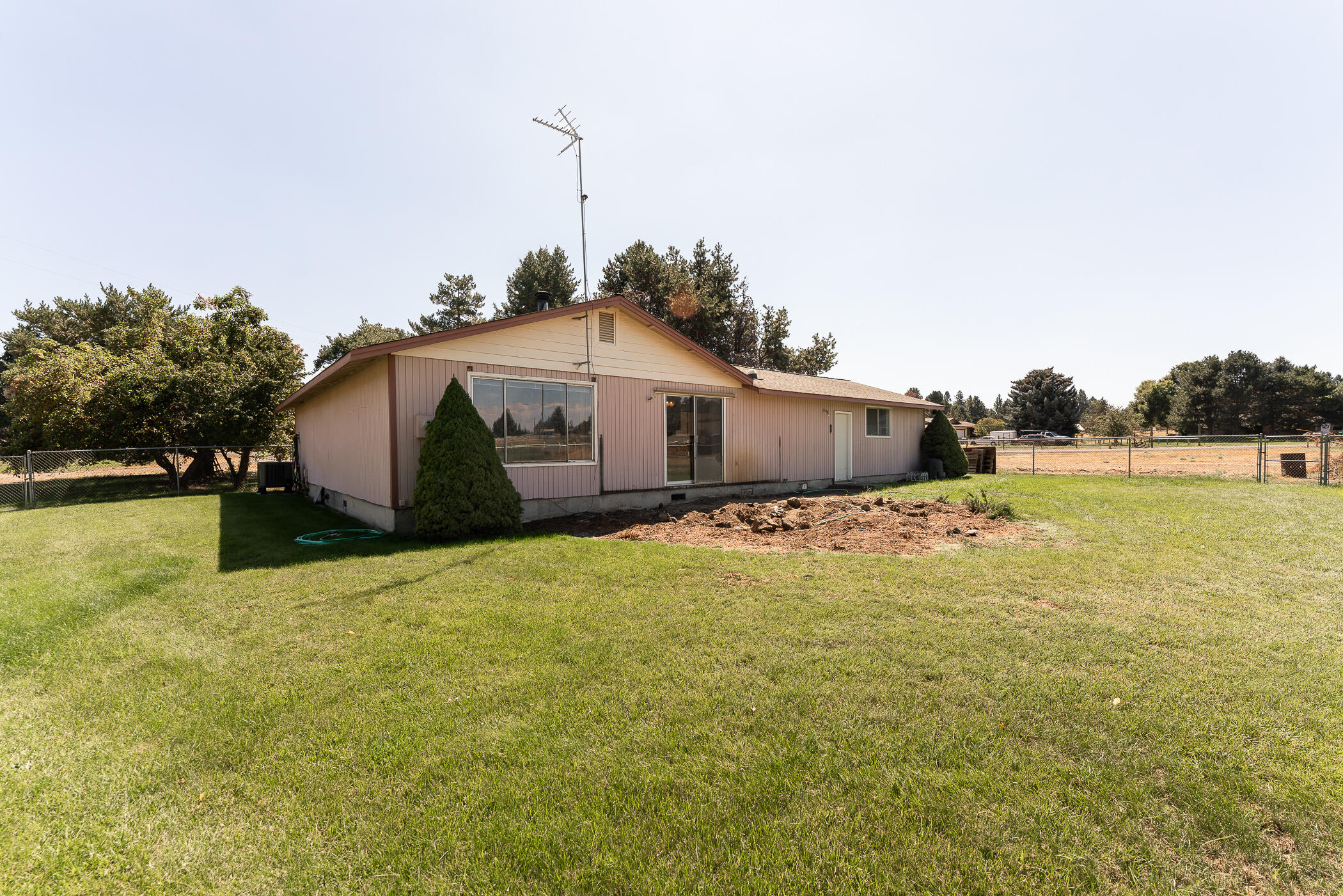 21646 Old Red Road Bend, OR 97702 - Photo 21 of 22 GRF00561