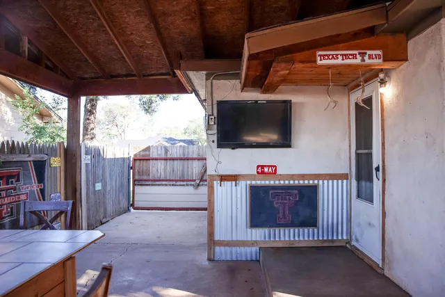 a view of utility room