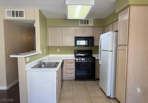 $1,200 | 3066 Tarpon, Unit 203, Las Vegas, NV 89120