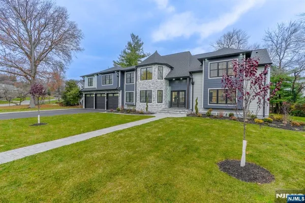 $3,499,000 | 547 Highland Avenue, Ridgewood, NJ 07450
