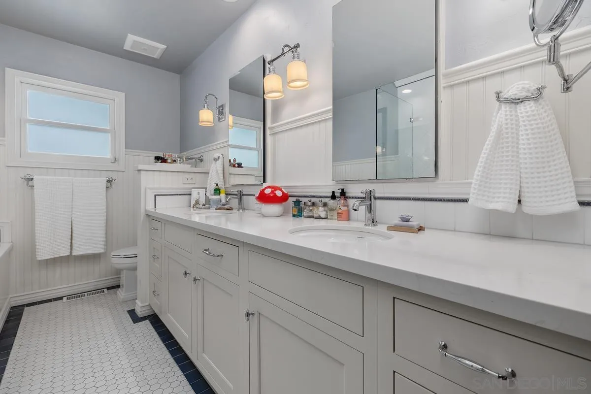 4111 Sunset Road San Diego, CA 92103 - Photo 19 of 36