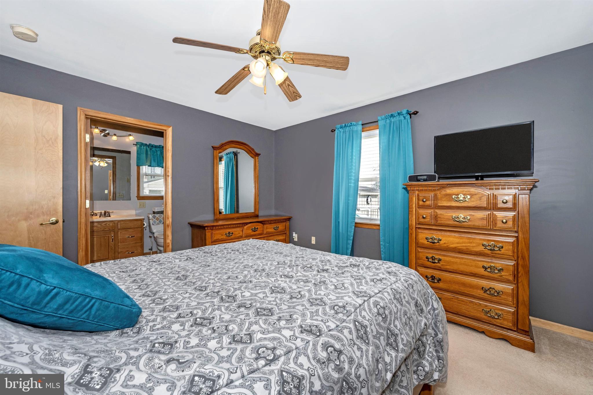 12644 Creagerstown Road Thurmont, MD 21788 - Photo 22 of 52 Primary Bedroom