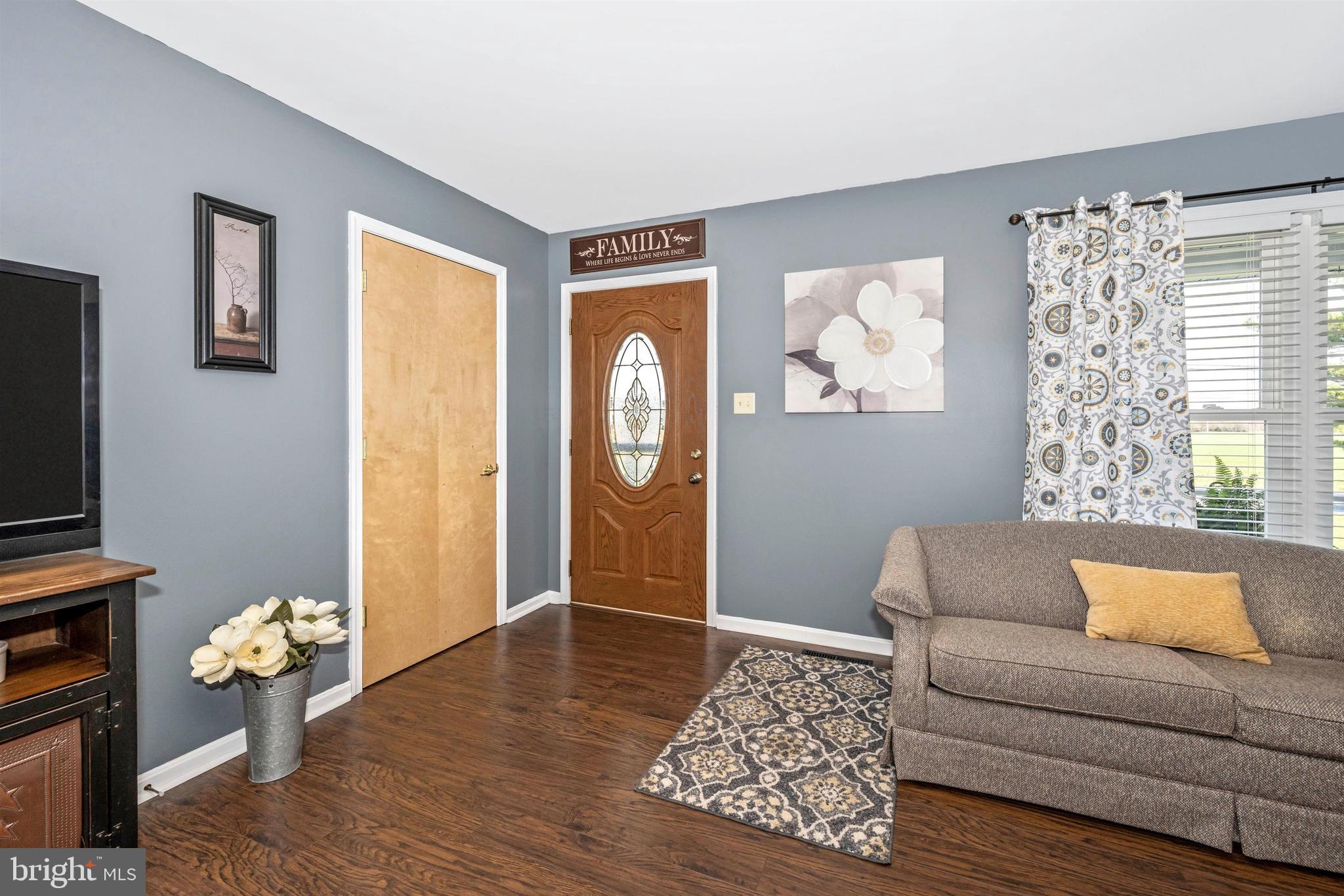 12644 Creagerstown Road Thurmont, MD 21788 - Photo 4 of 52 Entry