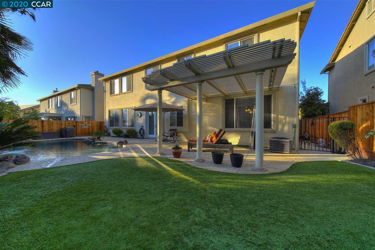 3026 Castle Rock Loop Discovery Bay, CA 94505 - Photo 2 of 37