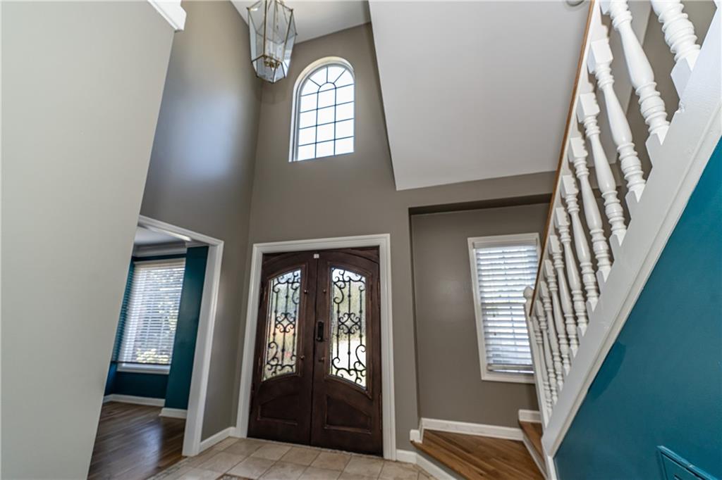 113 Warwick Way Rome, GA 30161 - Photo 5 of 50 a view of an entryway with a livingroom