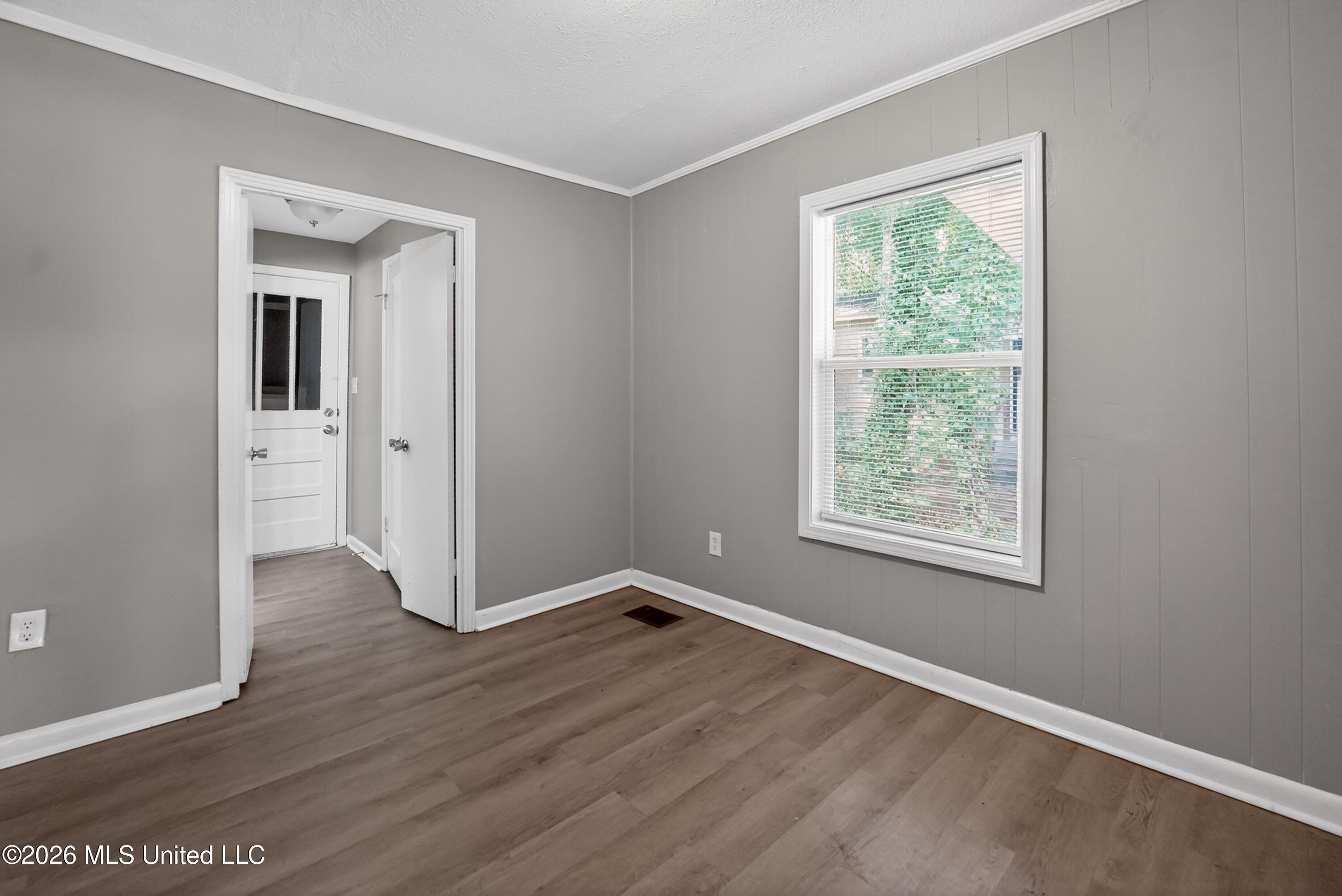 609 Belvedere Road Jackson, MS 39206 - Photo 11 of 39 16_609_Belvedere_Rd_Jackson_MS_39206-Liv