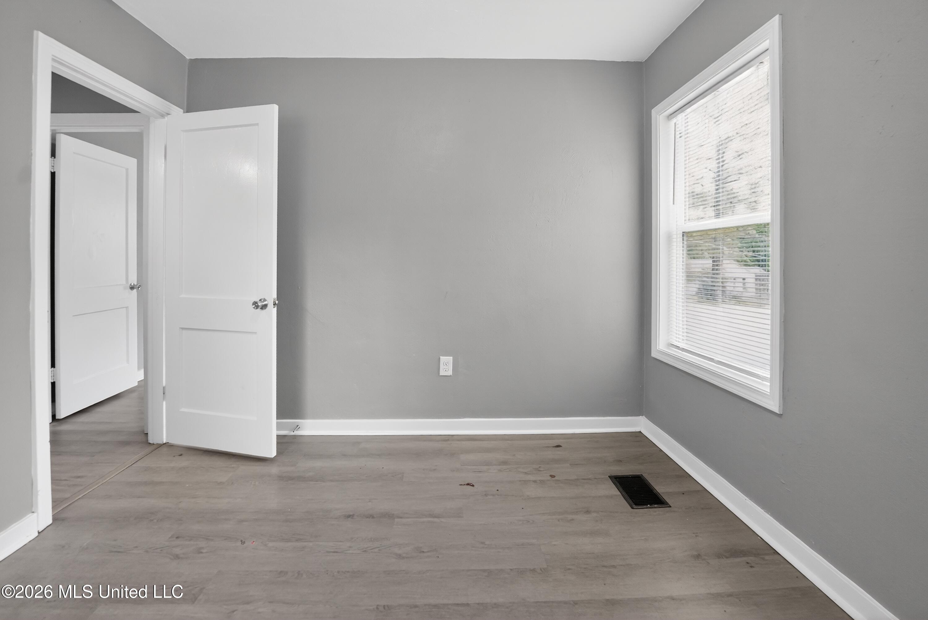 609 Belvedere Road Jackson, MS 39206 - Photo 17 of 39 21_609_Belvedere_Rd_Jackson_MS_39206-Liv