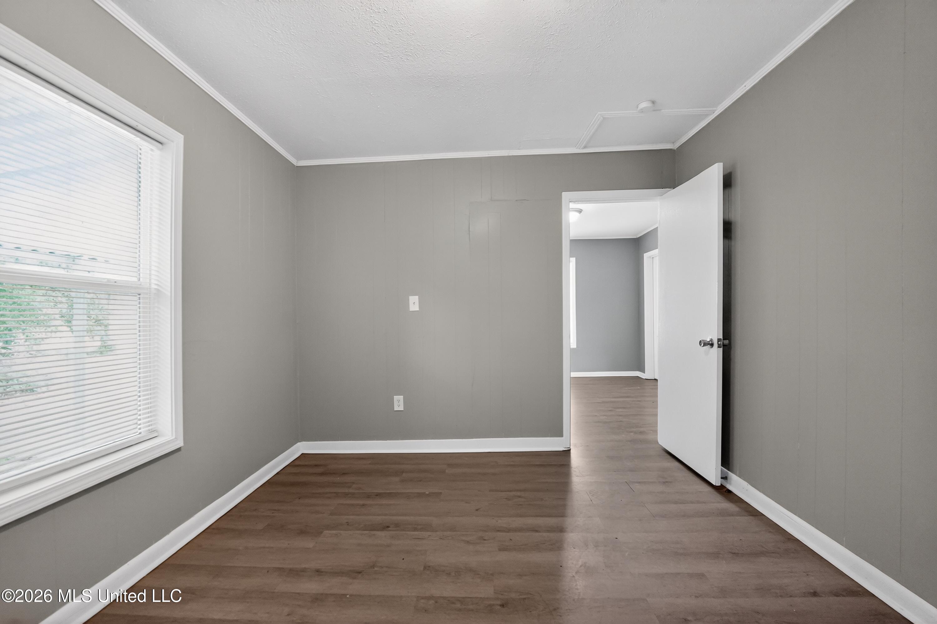 609 Belvedere Road Jackson, MS 39206 - Photo 5 of 39 11_609_Belvedere_Rd_Jackson_MS_39206-Liv