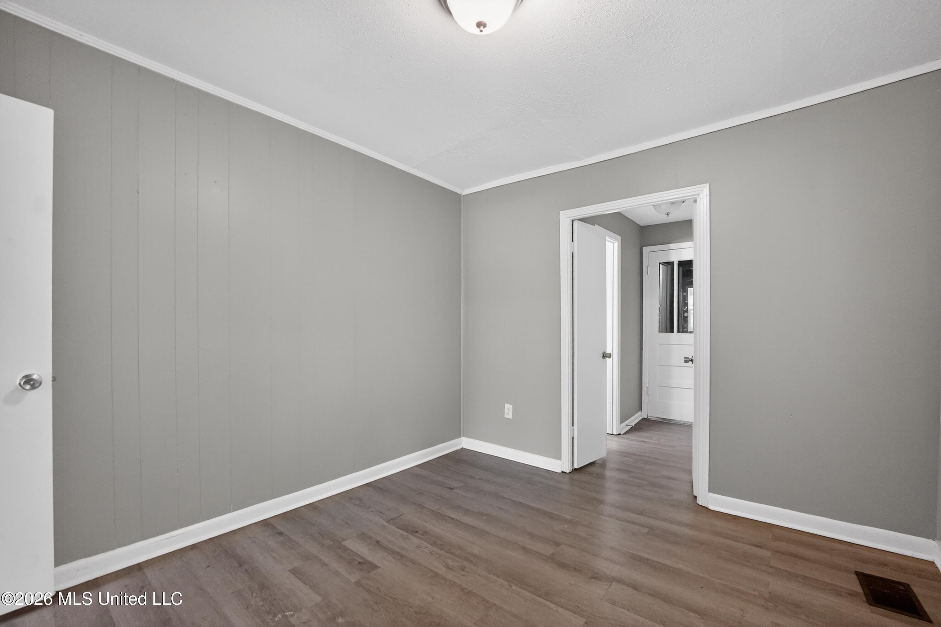 609 Belvedere Road Jackson, MS 39206 - Photo 10 of 39 15_609_Belvedere_Rd_Jackson_MS_39206-Liv