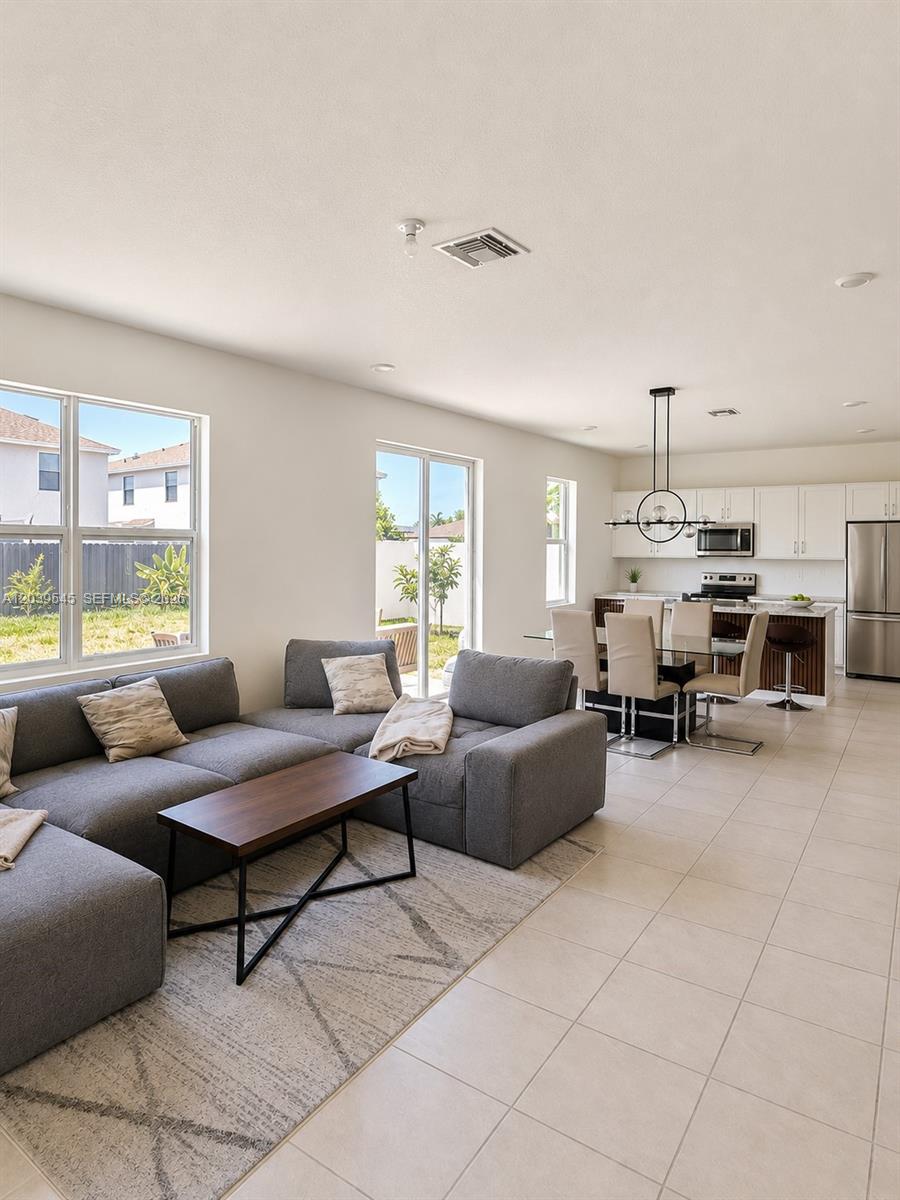 12909 Southwest 267th Street Homestead, FL 33032 - Photo 5 of 31