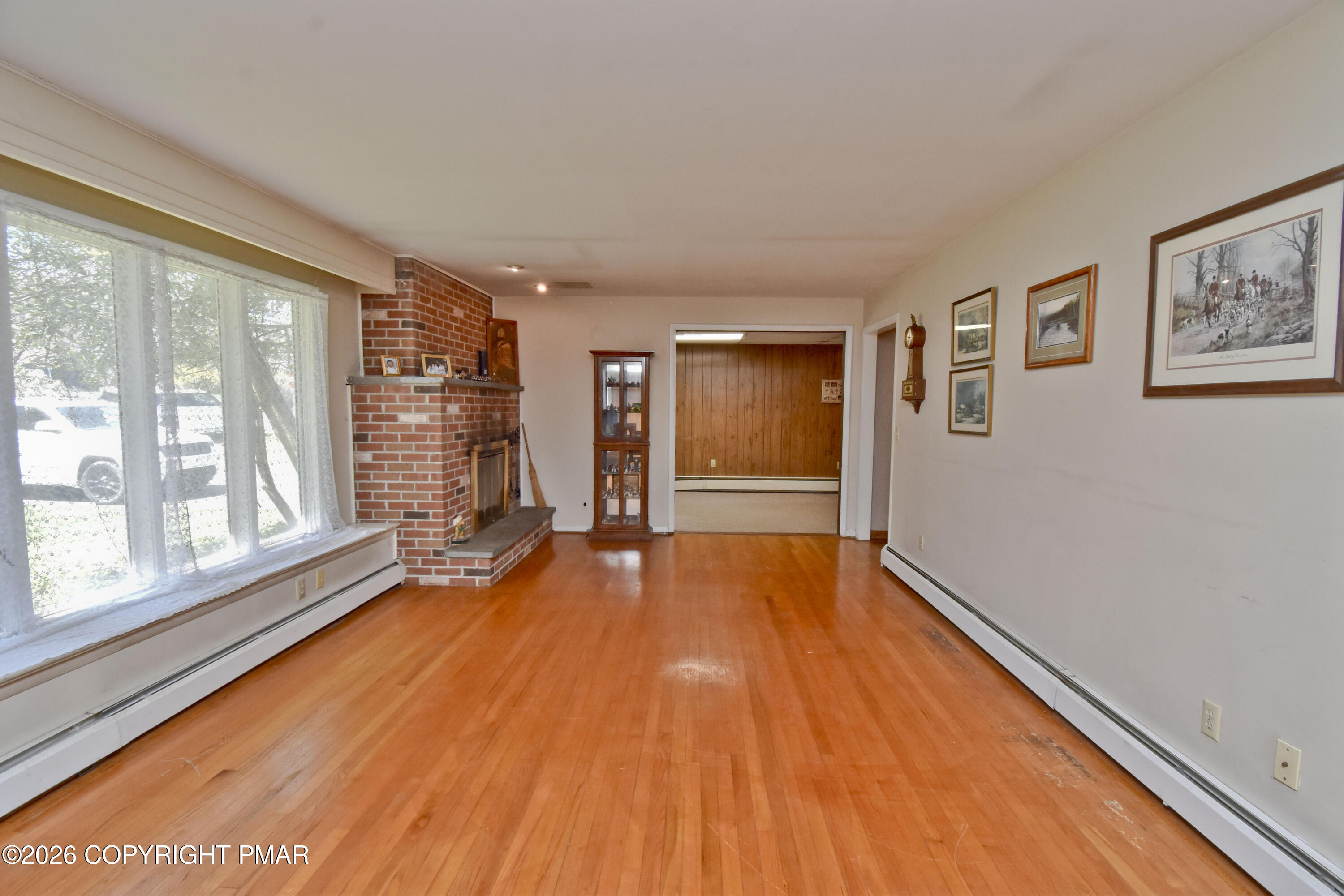 301 Norton Road Stroudsburg, PA 18360 - Photo 2 of 54 2 Living Room