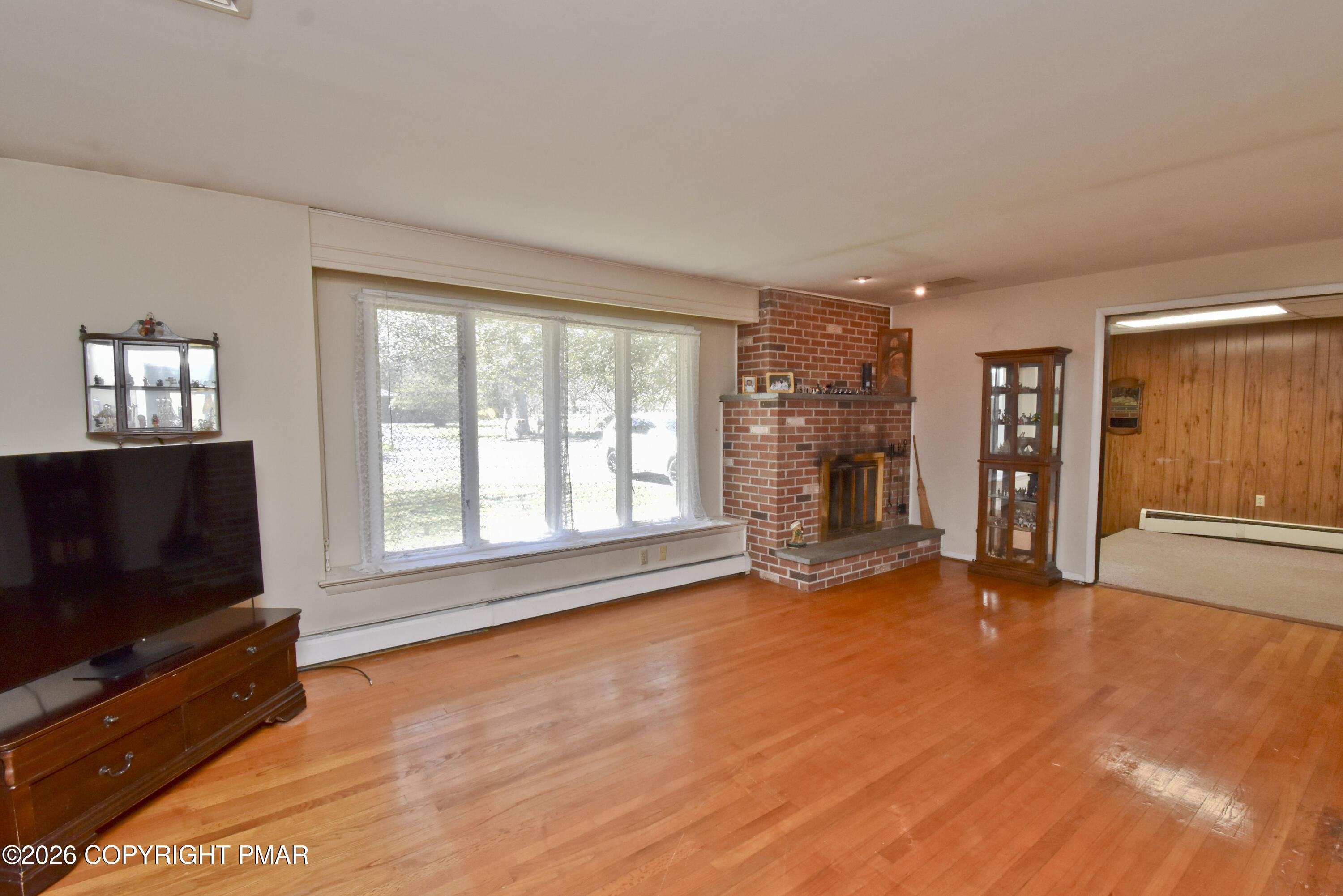 301 Norton Road Stroudsburg, PA 18360 - Photo 3 of 54 2 Living Room (1)
