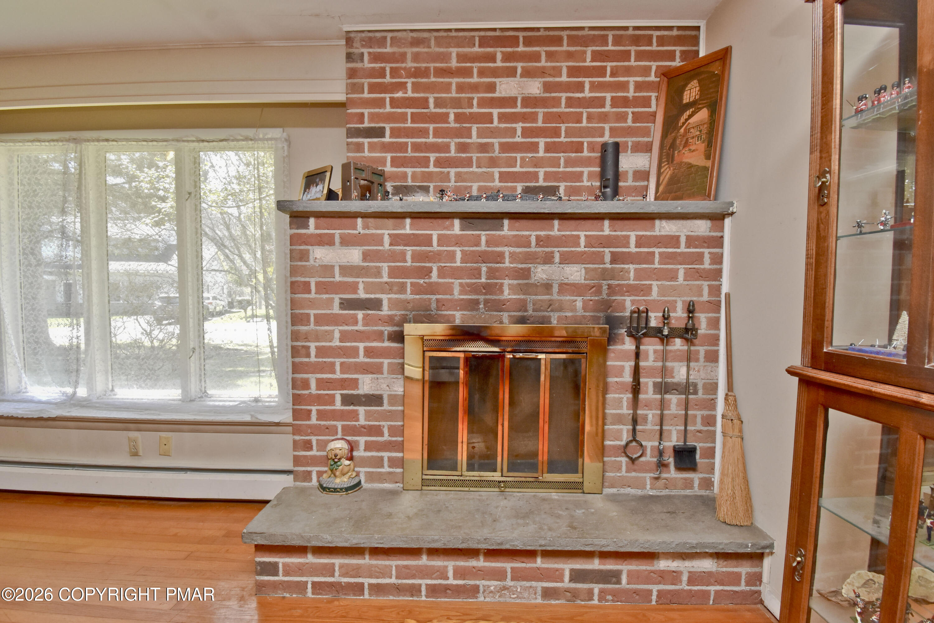301 Norton Road Stroudsburg, PA 18360 - Photo 4 of 54 2 Living Room (3)