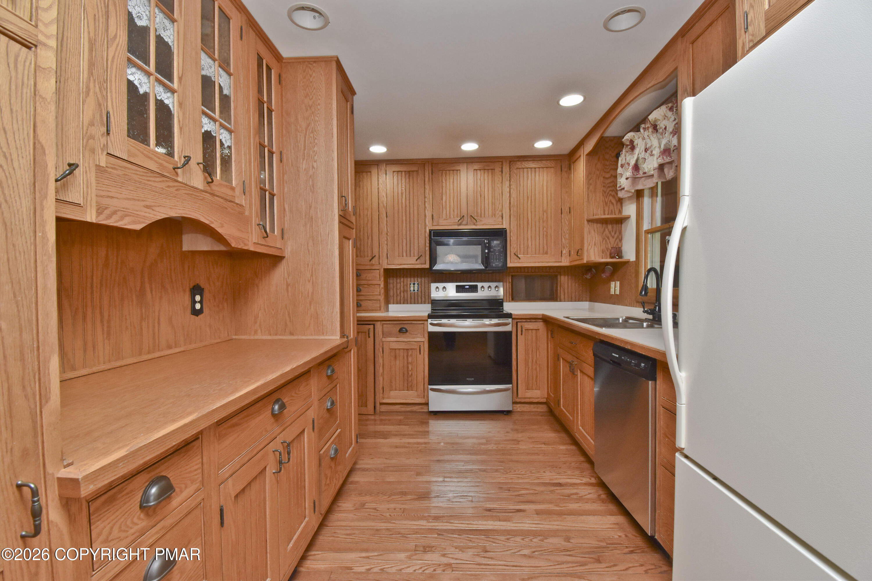 301 Norton Road Stroudsburg, PA 18360 - Photo 7 of 54 3 Kitchen (2)