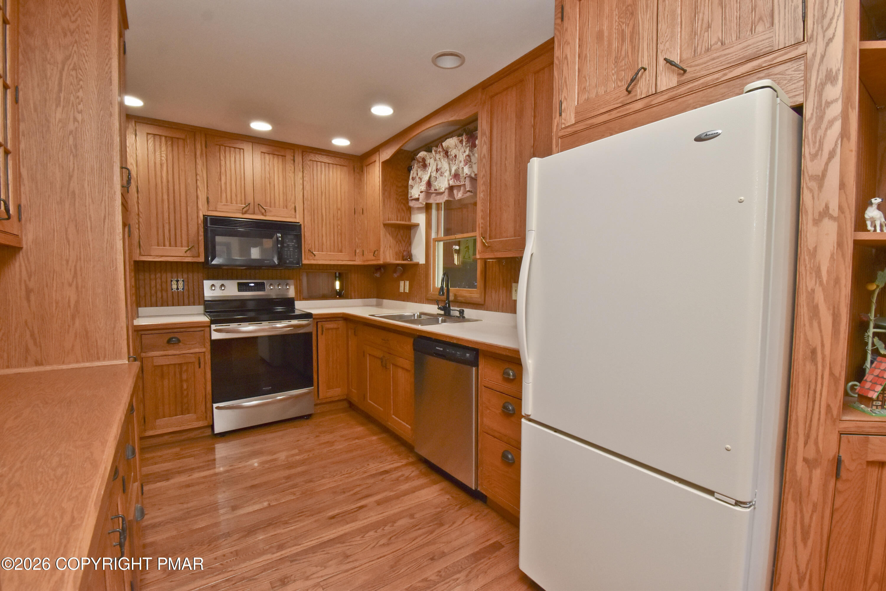 301 Norton Road Stroudsburg, PA 18360 - Photo 8 of 54 3 Kitchen (3)