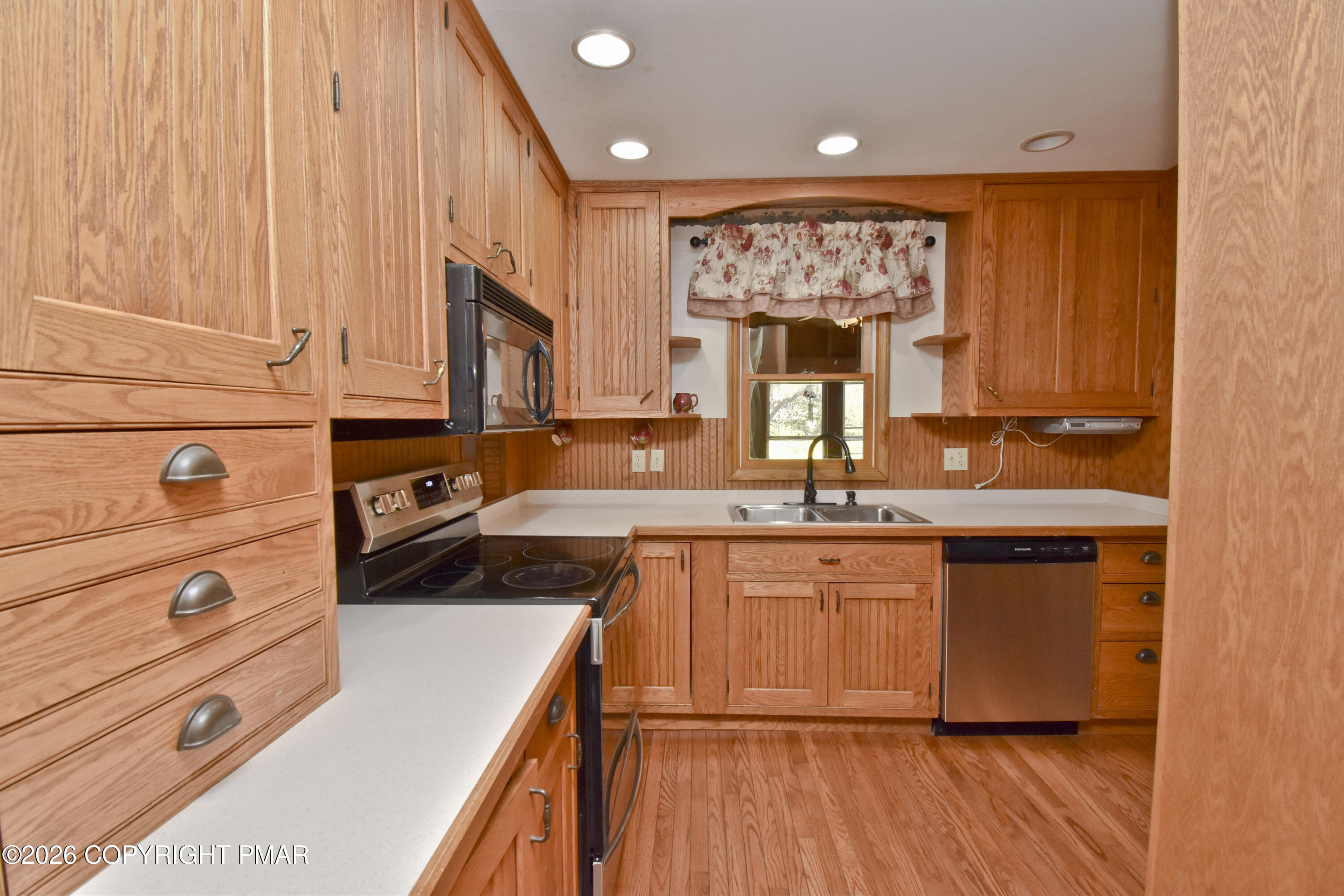 301 Norton Road Stroudsburg, PA 18360 - Photo 9 of 54 3 Kitchen (5)
