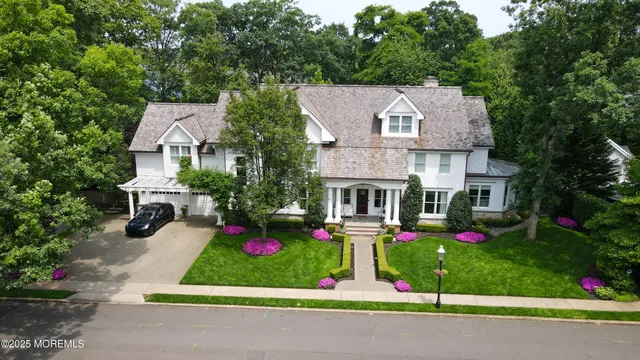 front view of house with a yard