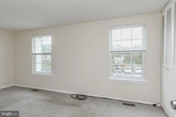 $2,400 | 6 Victoria Manor Court, Sicklerville, NJ 08081
