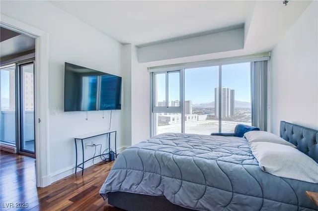 $2,650 | 2700 South Las Vegas Boulevard, Unit 1504, Las Vegas, NV 89109