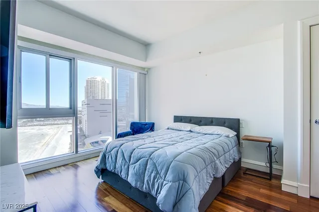 $2,650 | 2700 South Las Vegas Boulevard, Unit 1504, Las Vegas, NV 89109